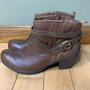 Earth Origins leather ankle boots size 8.5W GUC